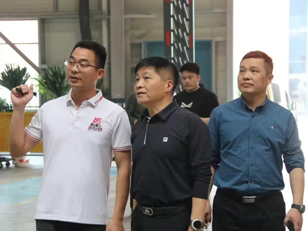 南安市人大常委会主任黄景阳带队调研前山重工