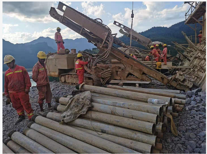 双管驱动·智拓岩层——QS-320全液压钻机革新硬岩钻进新时代