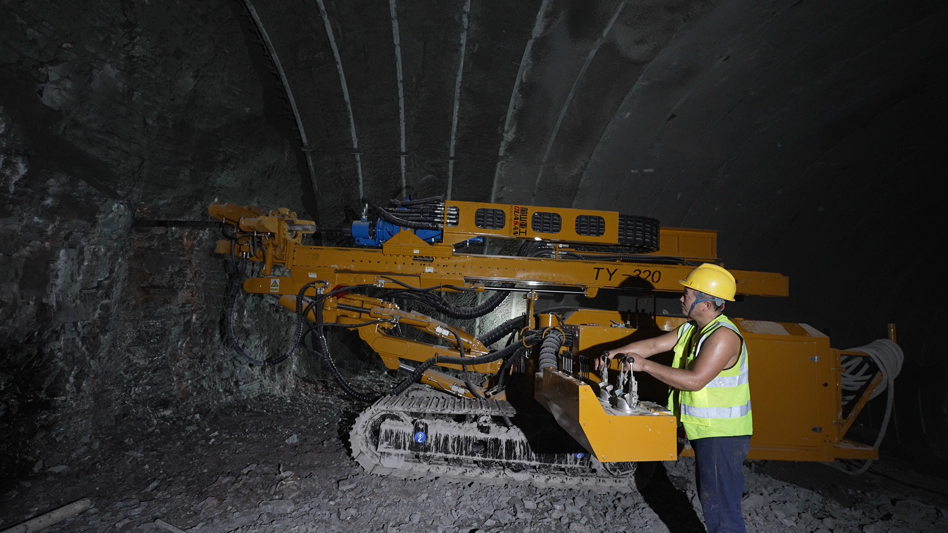 TY-320超前水平钻机